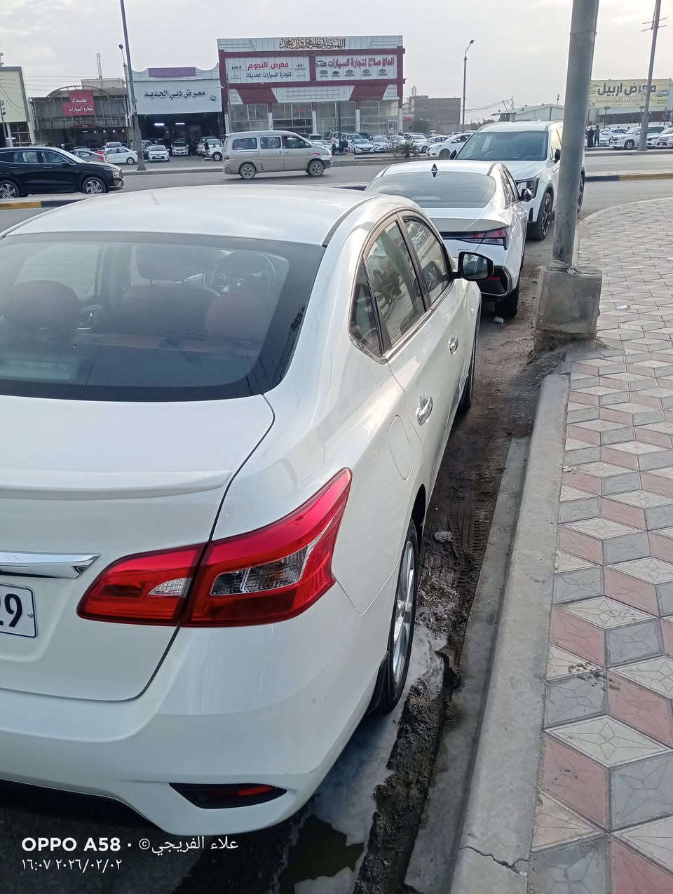 نيسان سنتره
موديل 2025
كفاله عامه
داخل احمر 
ارضيه مغلقه جلد
بيع او مراوس
***********
