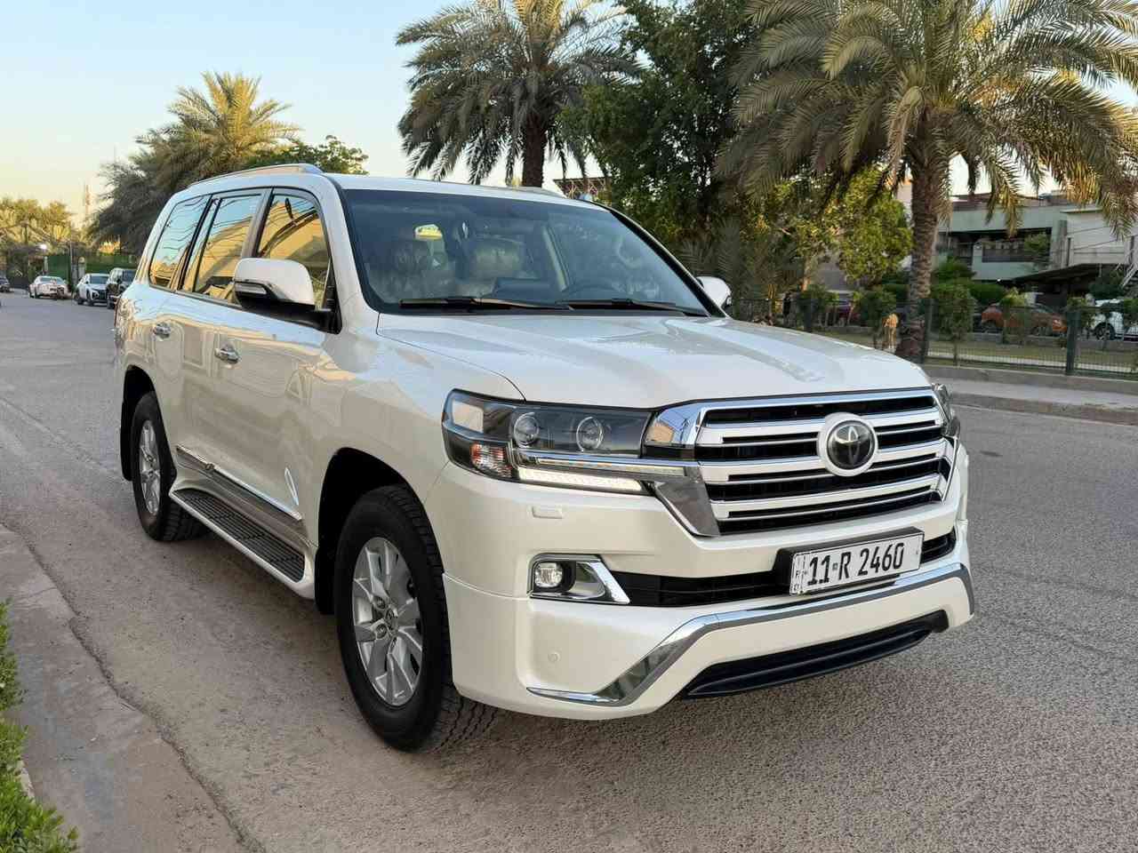 السلام عليكم...
جكسر... GXR...2018
ساز باول اول وايت ديشن..
فووول موصفات..
كفاله عامه... 
بدون صبغ بدون تبديل بدون بارد بدون تكحيل حتى الدعاميات.. 
مواصفاتها... 
بصمه.. 
محرك 6 سلندر.. 
دوخل بيجي..
كراسي كهرباء..
فتحة سلايد..
شاشات خلفيه.. 
شاشه وكامره الچبيره.. 
ماشيه 85.. ترايه مال جديد.. 
الكشنات الوره محد فاتحهن..
تخم تاير جواها..
السياره جديده وماكو داعي اذكر باقي الموصفات معروفه..
السياره على ايدي وكلش معتني بيه وبل العافيه عل المقسومتله.. 
محرك وكير وتبريد على وضع الشركه برغي مفاتح بيه.. 
باسمي شخصيآ بغداد ورقمه
مرتب 4 ارقام.. 
مكاني بغداد جهة الكرخ.. 
الشراي يتصل ويامر امر..
....***********....
