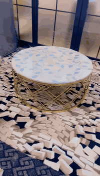 طبله مرمر لون رصاصي بس اني مغلفتها حفاضاً عليها ب٧٥ نظييييفه المكان/ الشعب ***********
