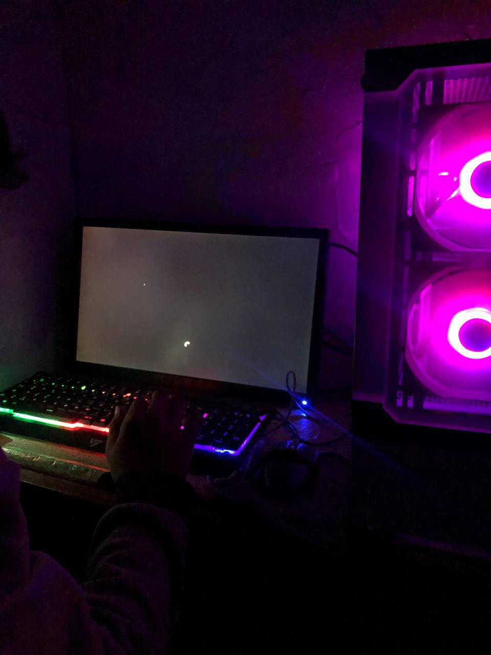 السلام عليكم
حاسبة للبيع مواصفات 
جيل السادس
كيس گيمنگ
كيبورد اصلي 
ماوس گيمنگ 
شاشة فول اچ دي 
ذاكرة 256 ssd
معالج 2G
ذاكرة عشوائية 6
 بيع ومراوس


**إذا كنت صاحب هذا الإعلان وتريد حذفه لأي سبب، رجاءا أرسل رسالة إلى الدعم الفني**