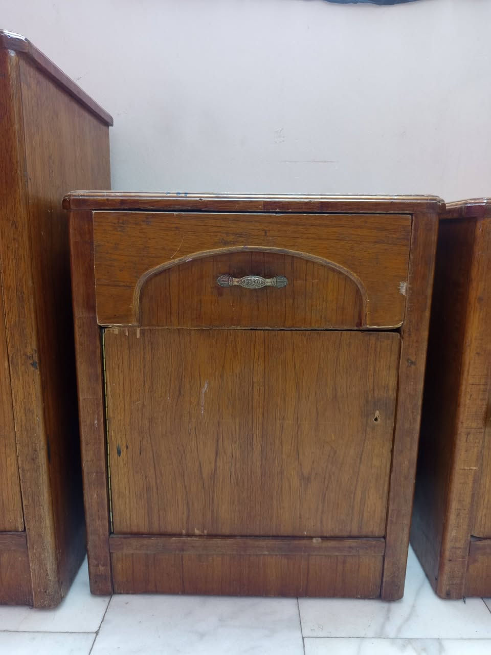 غرفه اخشاب للبيع ستة ابواب صاج داخل وخارج شغلل تزكام ضهر جرجوبه زاويه كنتور السعر (٣٠٠)الاتصال على الرقم ***********،،( بغداد متواجد واتساب
