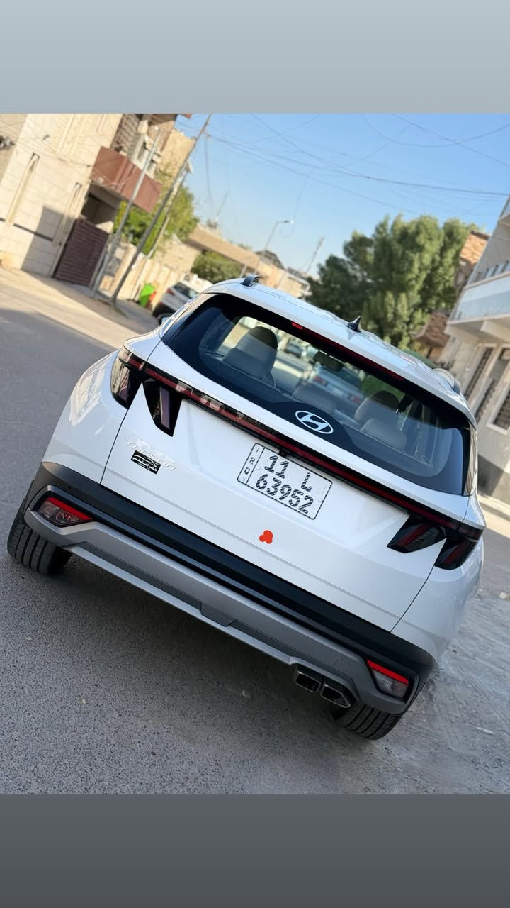 رمضان كريم
هونداي توسان 2025 خليجي ضمان الاولى موتورز  5 سنوات صيانه 
ماشيه 52 الف ومكفوله من الصبغ والتبديل والبارد والحالوب عدا كم رصعه خفيفه بالجنطه والباب مأشره بالصور 
مرقم بغداد الرقم الدولي الجديد 
قماره حديد 
بصمه تشغيل 
كراسي كهرباء 
داخل ابيض 
شاشه متصله الجديده 
صندوق كهرباء 
شاحن موبايل 
حساس امامي وخلفي 
لد نهاري 
لايت عدسه زينون 
بك لايت لد 
تبريد خلفي 
منافذ شحن 
تحكم استيرن كامل 
مري شفط ميموري 
السياره جديده وممكفول كير ومحرك 
ورايدها 213$
الاتصال ***********
بغداد الوزيريه
