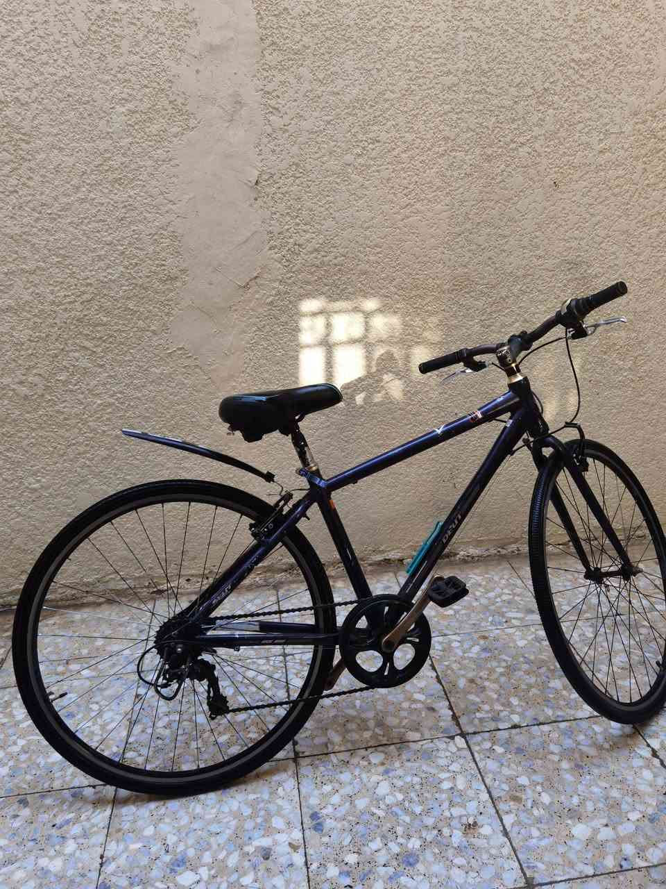 السلام عليكم
C700 حجم 27 گيورة شغالة بريك خلفي شغال والإمامي فقط يرادلة ضب البايسكل المنيوم اريدة ب50 قفل مستعجل ع بيعتة مكاني بغداد الحبيبية رقمي ***********
