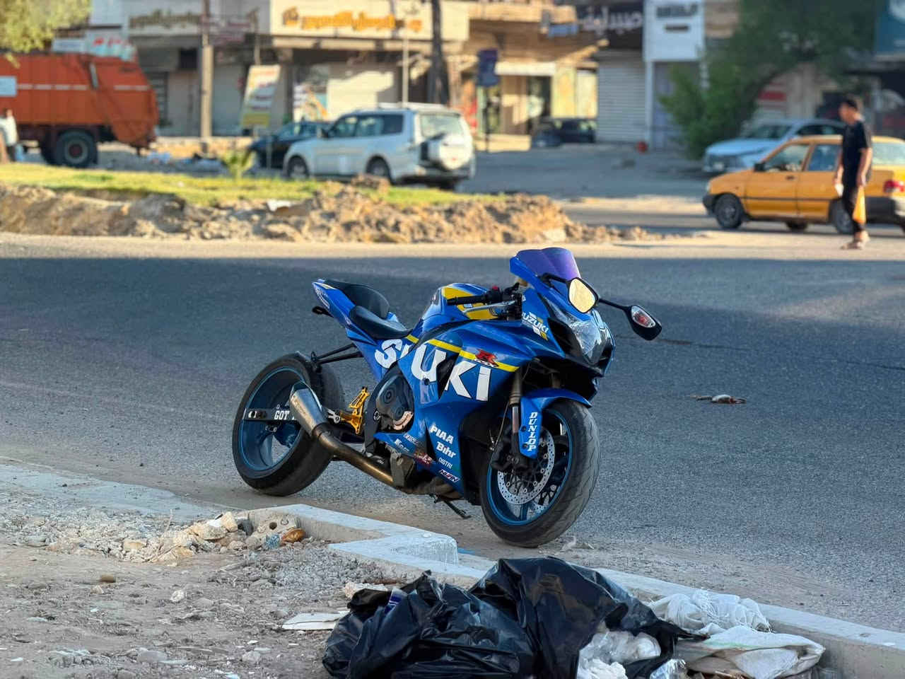 السلام عليكم
Gxr1000r￼
￼2011
هاوزن 
برمجة 3مودات 
الممشى 33الف 

‭+964 786 760 5507‬
