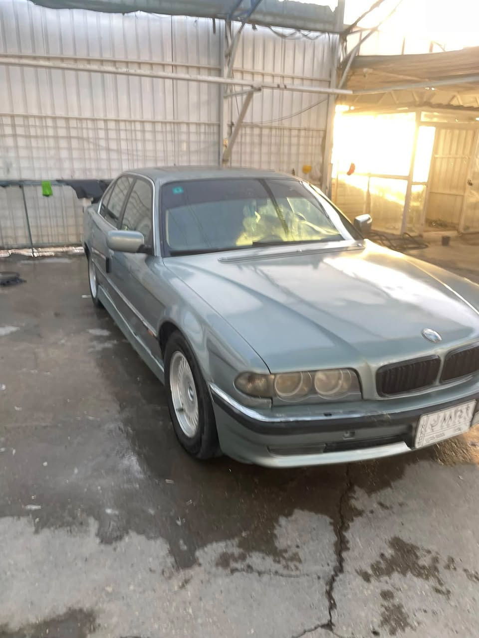 السلام عليكم BMW 730i
موديل 99 بالسنويه محدث 2000
 رقم بغداد شرط المداور   مكينه 30 جديده 
  جاهزه من كلشي
 مصبوغه عام للجماليه
دايمنو جديده مال 12 سلندر
ويل مال 750
كهربائيات شغاله
جنطه شفط 
باتري جديد
دايفروم جديد
راديتر جديد
واتربم جديد
كامره خلفية دواره 
حداديه جديده 
تبريد شغال 
مروحة كهربائي مال اف 
تايرات جديدات 
 مكان السياره ديوانية
***********
