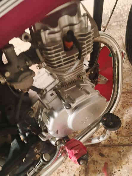 سلام عليكم شبابنه دراجه للبيع مديل 24محرك نامه24برغي مامفتوح بيها حته فيلاس شاصي مال وكيل دراجه نضيفه وخير من الله وياله نضيفات تواير هم نضيفه دراجه حلوه فول ومكفول كلك مكان ناصريه سعر 600بيها مجال رقم  ***********
