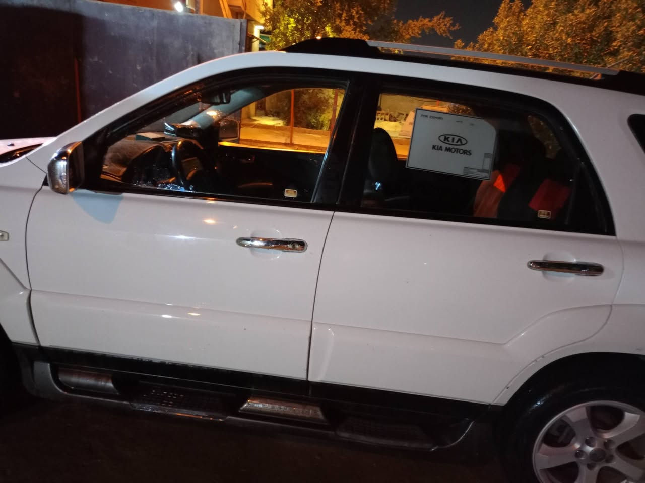 السلام عليكم عندي كيا سبورتج ٢٠٠٩ رقم بغداد خليجي مكفوله من الصبغ والضربه سياره مال بيت بيهه فقط شخوط بصيطه مكاني بغداد الغزاليه السعر ١٢٠ ورقه رقم الهاتف ***********
