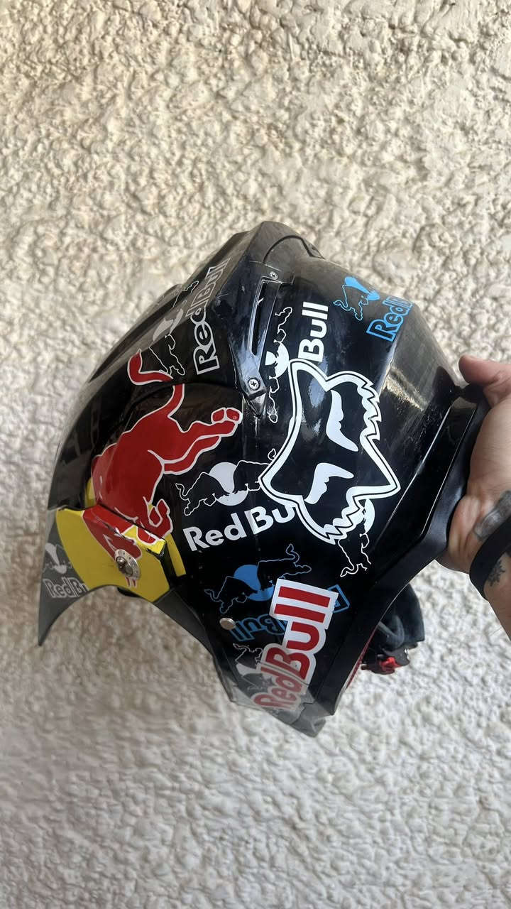 خوذة دراجات اصلي قياسM الاعلى سعر ابيع ***********
