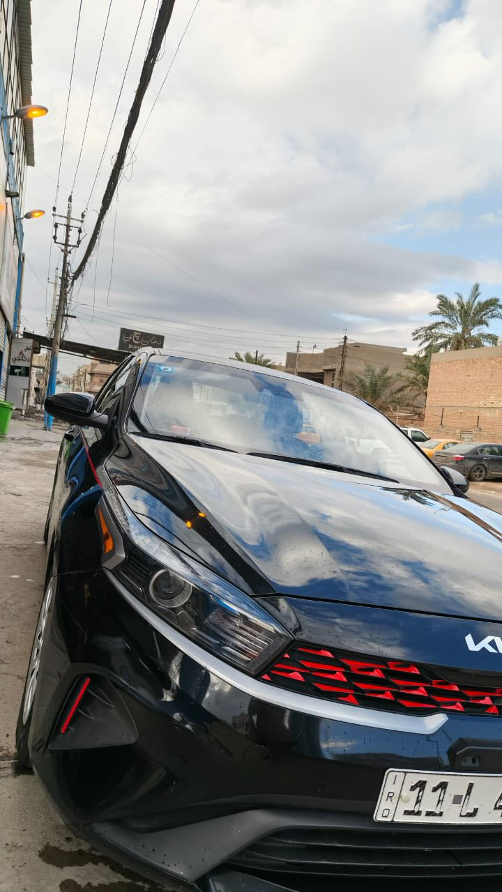 سلام عليكم كيا فورتي موديل 23 محرك 2000دوش ماشية27 ميل سيارة نظيفة حاتثهة جانبي خفيف ماطاك اي ايرباك ما مبدل بيهة شي صور الحادث موجودة السعر 150 وبيهة مجال مكاني بغداد ***********
