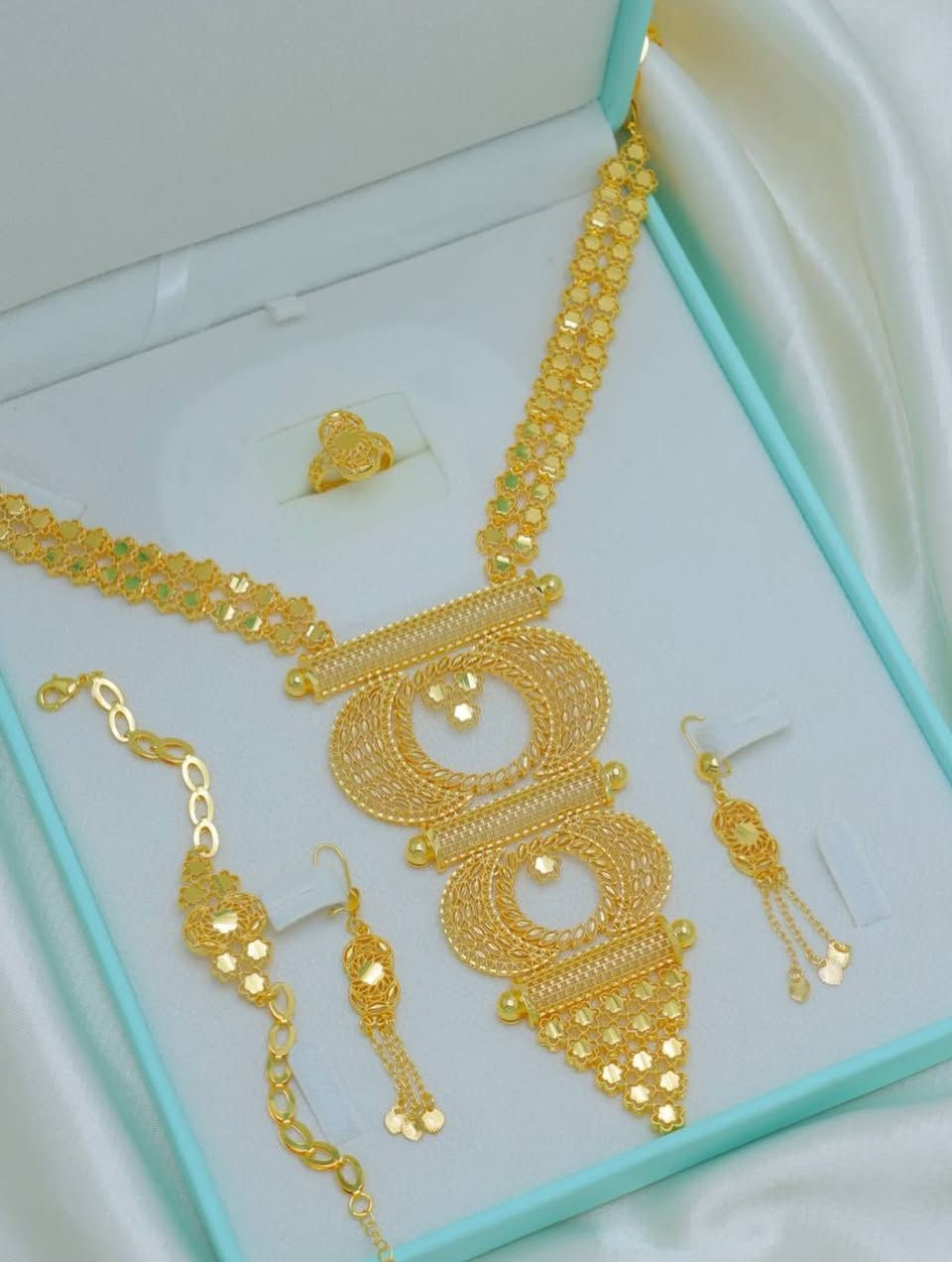 شوفوا صور كرسي جابر 😍
أشكال ودزاينات تخبل وتاخذ العقل ✨🔥

قلبوا الصور وشوفوا التفاصيل بنفسكم 👀
أناقة، راحة، وفخامة بمكان واحد  
#كرسي_جابر #جمال #اناقة #بساطة


**إذا كنت صاحب هذا الإعلان وتريد حذفه لأي سبب، رجاءا أرسل رسالة إلى الدعم الفني**