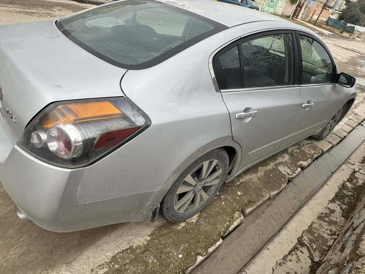 السلام عليكم التيما 2011 فول ما عدا فتحه سقف محرك 2.5 شرط كير شرط بيها منظومة غاز رقمها نينوى سنوية خضره ساقطه 2018 رقم الماني
ضررها جاملخ خلف السياق والجاملخات الكدام مبدلين  بيها شويه تقحيل بالسقف موضح بالصوره سعرها 93 وبيها مجال بسيط
الشراي يخابررعلرقم 
*********** متوفر واتساب
