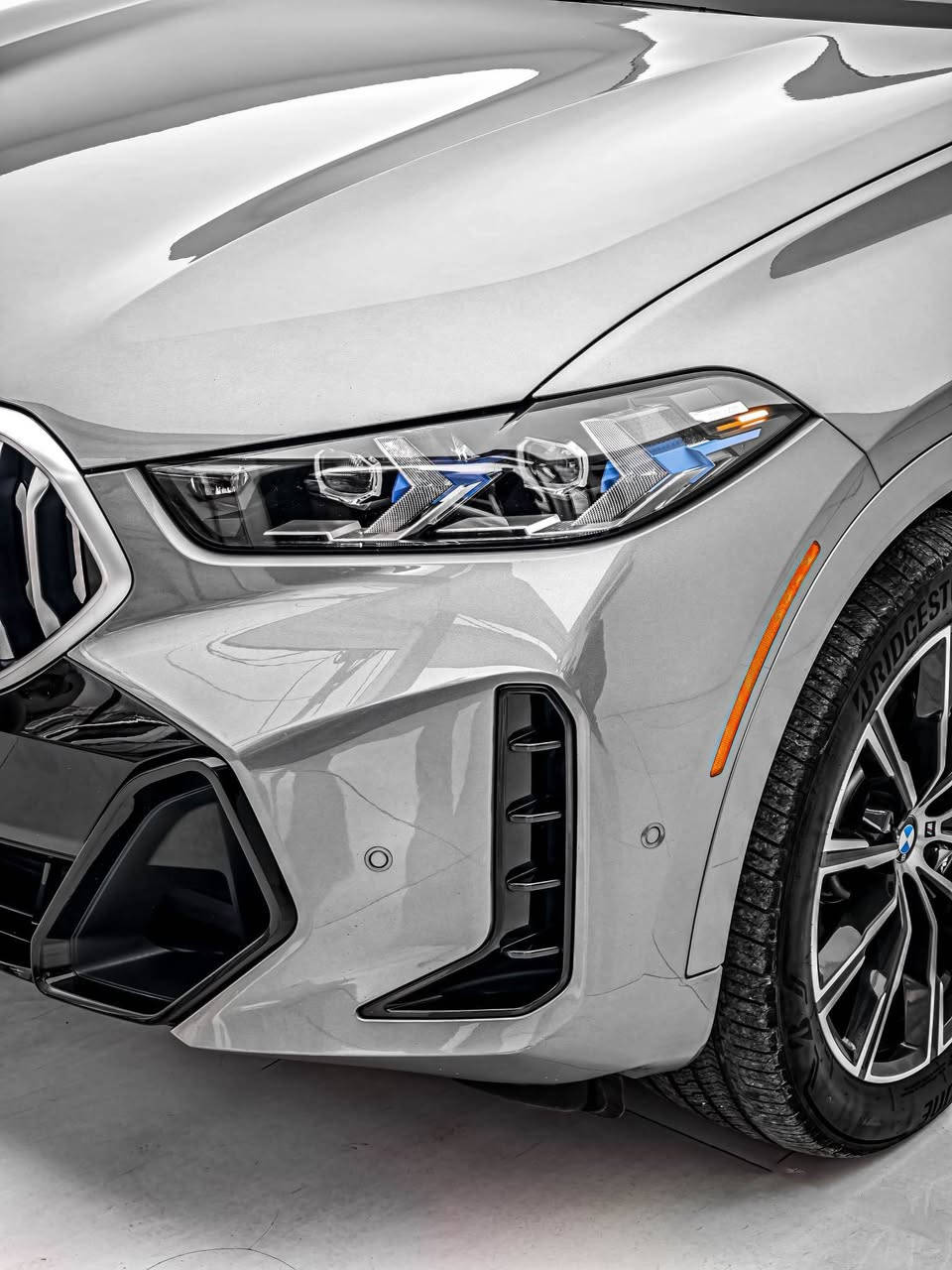 🔱BMW X6 2025🔱 
40i Xdrive M-pakage Pro 

مكينة ٦سلندر توين باور توربو حجم ٣.٠لتر
ماشية ٤٠،٠٠٠ ميل و بحالة جداً ممتازة 

كلين تايتل كفالة عامة السيارة 
رقم كاتي تترقم شمالي السيارة

مزيد من المعلومات اتصل علي الرقم
كورك - واتس اب👇🏻
(***********) دهوك, العراق
