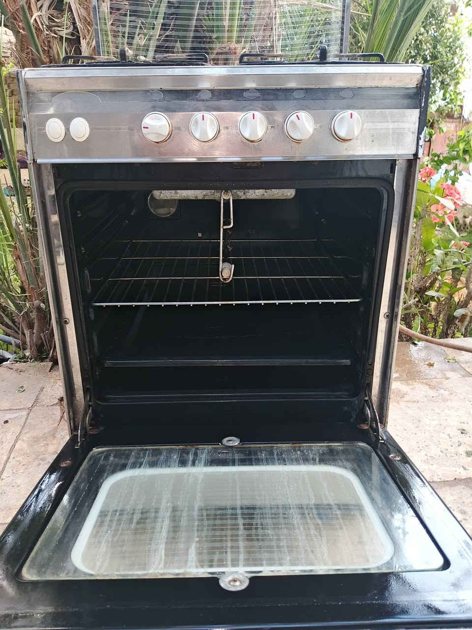 طباخ اربع عيون مستعمل للبيع
طباخ نضيف شغال 
السعر 80الف وبي مجال 
الموقع بغداد سبع ابكار موجود توصيل بكروة 
التواصل ***********
