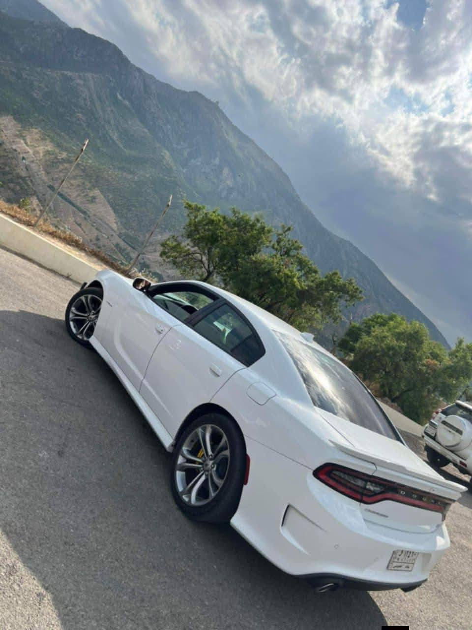 السلام عليكم 
دوج جارجر R/T سوبر تراك  وارد 
موديل 2021
8 سلندر 5700 
كير محرك كفاله
تشغيل عن بعد
شفتات ستيرن
شاشه كبيره
رقم بغداد باسمي 
حادث بس بنيد مبدل موجود الاصلي مالته يحتاجله  شوية تصليح بارد بس اني بدلته وعندي خشم الجاملغ بي ٤اصابع بدايته تصليح 
سيارة تقريره من امريكا تشتغل وتمشي 
ارباك مصلح شغل درجة اولى 
صور الحادث مرفقة بالمنشور 
اني مستورده سياره  اصل R/T بس الكمرك والضريبة مالته 70 ورقة 
ستوك ع الوكاله مابيه اي تزويد
مواصفات ال R/T العادية داخل مخمل 
حساسات 
السعر260 وبيه مجال 
السيارة بالحلة 
موبايل/ ***********
