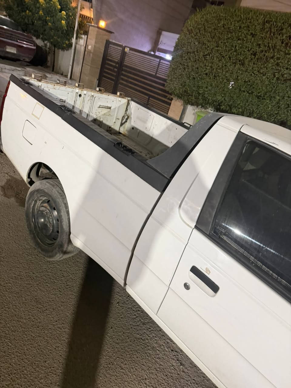 بيك اب اريدو  حمل  2016  رقم بغداد ثاني يوم تحويل ماشي  80الف سياره  تبريد شغال ثلج  تايرات مرتبه كل نقص مابيها  تخم بلك نوزل  فيتم جديد مكفوله سياره فقط  بيها رصعات بلبنيد متروكه سياره عنوانها  بغداد كرادة 
السعر 33 ورقة وبيها مجال بسيط ***********
