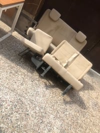 كشنات شايلهن من اول ما أخذت السيارة وما شادهن بيها كلش نظيفات الي يفدن...