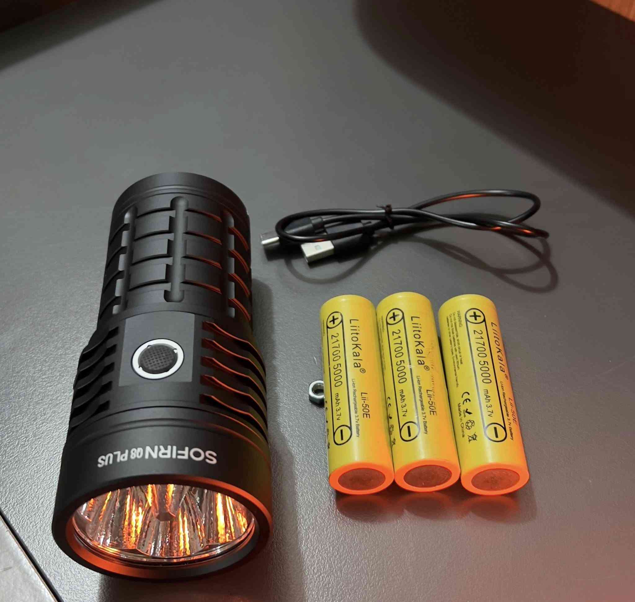 السلام عليكم
متوفر لايت سوفرن عملاق 

 بدون كارتونه

 بطاريات حجم 5 الاف  

 عدد البطاريات  3 ماركة نيتكولا


**إذا كنت صاحب هذا الإعلان وتريد حذفه لأي سبب، رجاءا أرسل رسالة إلى الدعم الفني**