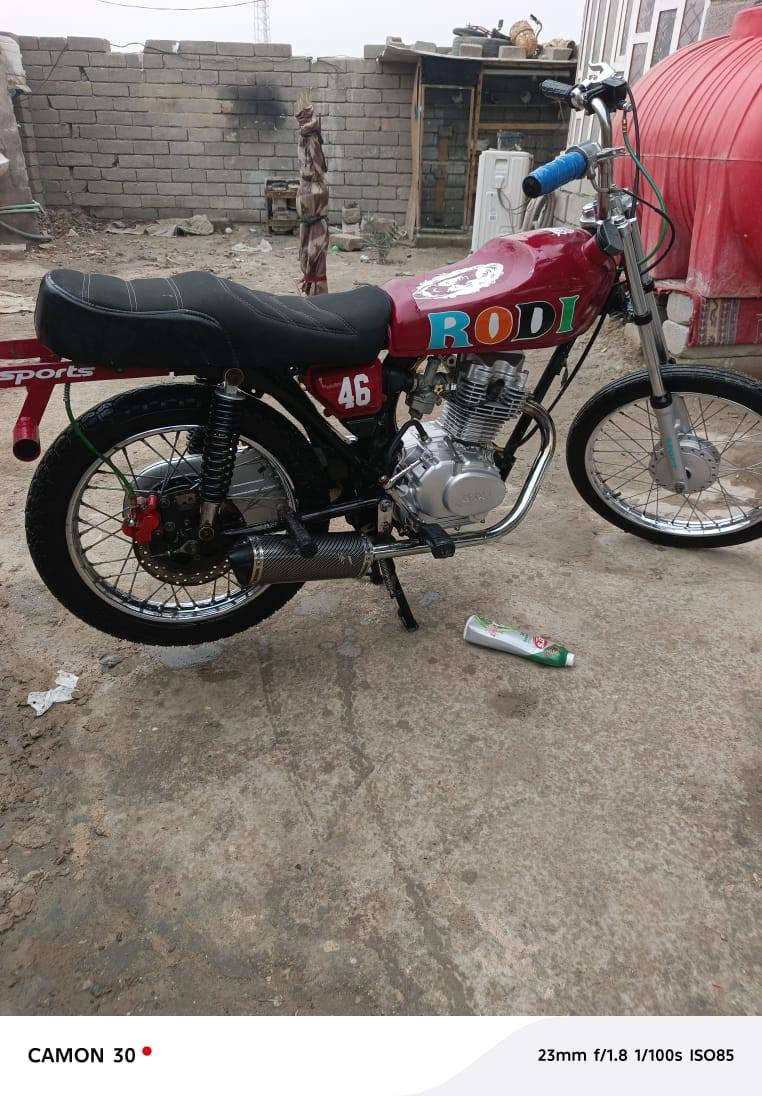 للبيع دراجه يراني عنبار ادوات مكينه نامه ما مفتوحه ناعمه لا تبخر ولا صوت دراجه نضيفه شوفت عينك سعر 750 بيه مجال قليل شراي خاص *********** مكان قضاء المدينة
