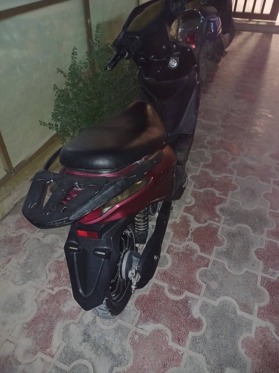 دراجه شحن ست بطريات السعر 450 وبيه مجال مكان كربلاءالمقدسة  ***********
