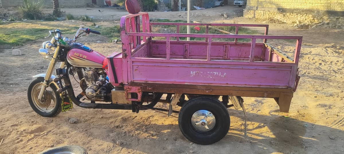 السلام عليكم 
ستوته اوراق اصوليه نضيفه وحلوه كهربائيات شغاله كامله رگبه وشاصي مكفولات تخم تاير جديد سعرها ١٢٥٠ وبيها مجال حگ الجيه مكاني رميثه والشراي يتصل ***********
