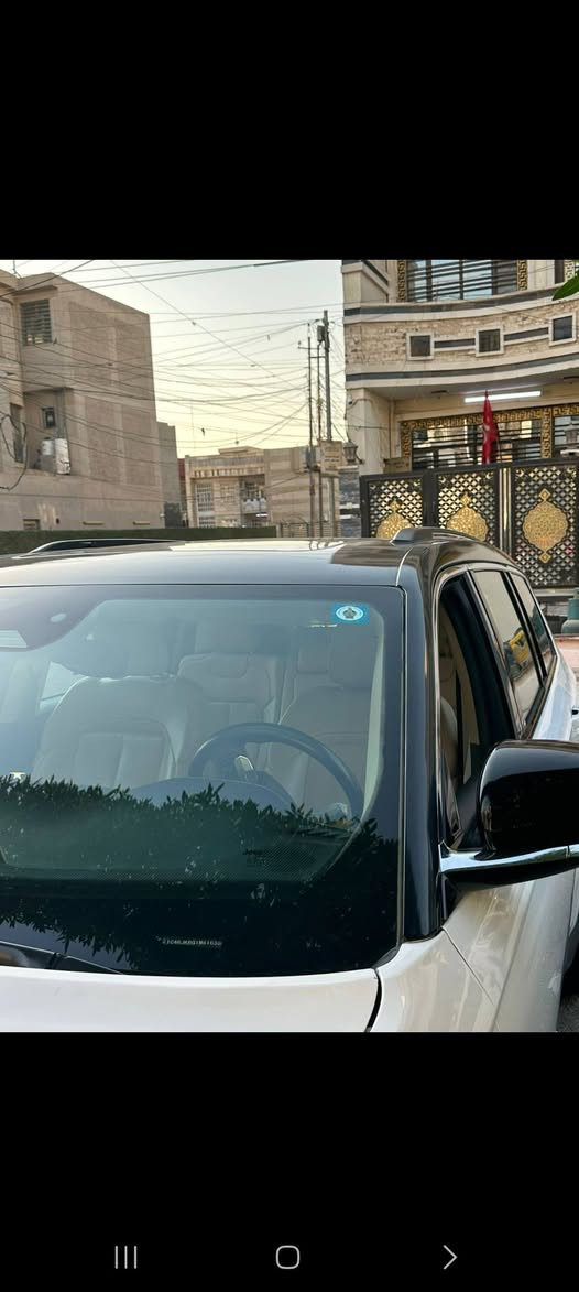 السلام عليكم للبيع جيب كراند شيروكي ٢٠٢١ الفئة لمتد المواصفات رادار امامي بنورما انارة محيطية بلادي شاشه كبيره أربع كامرات بسياره تبريد ٣ قطع وباقي موصفات المتتد الحادث بدون ضرر حريق سطحي بل بنيد وقطعتين صبغ بدون حادث ماشيه ٢٧ مايل سياره انضف من مديل ٢٥ التواصل مع الرقم ***********
