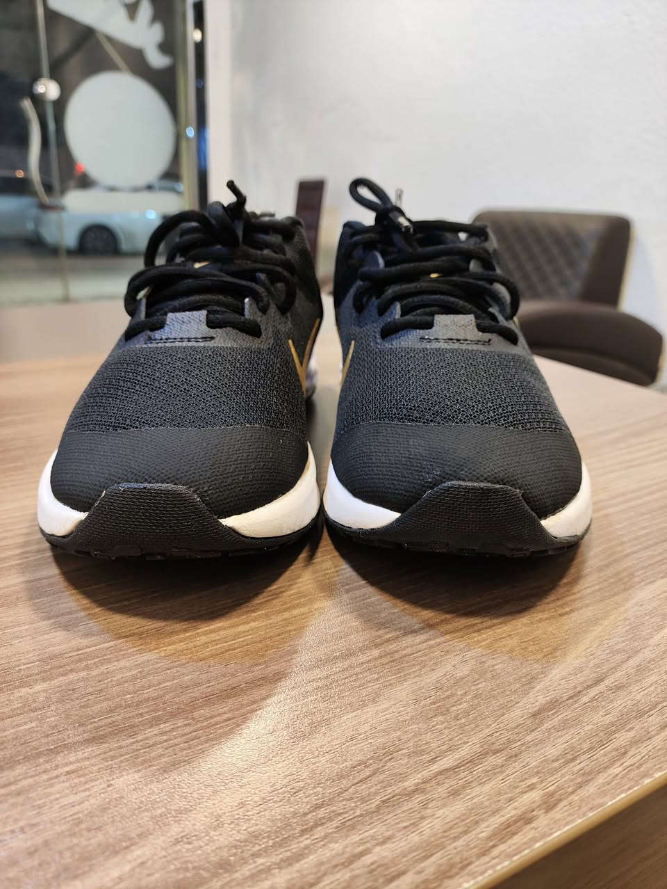 Nike Revolution 6 
باله اوريجنال %100
النظافة %100
40 القياس 
25cm طول القدم 
يتوفر توصيل 6 الاف لجميع محافظات العراق 🚙


**إذا كنت صاحب هذا الإعلان وتريد حذفه لأي سبب، رجاءا أرسل رسالة إلى الدعم الفني**