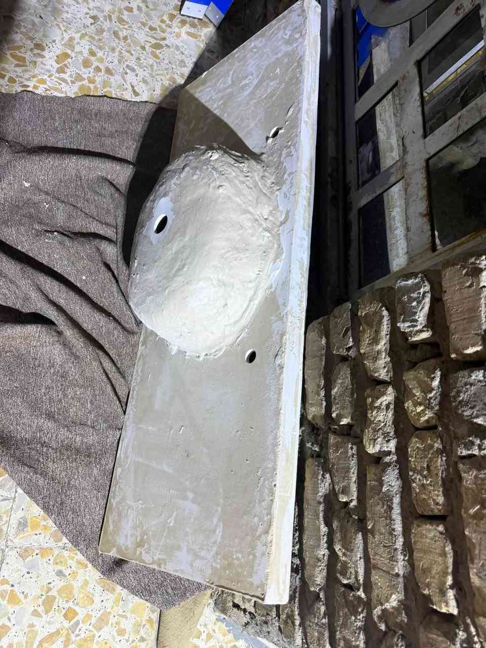 سنك مرمري للبيع السمك الثقيل جديد مامستعمل قياس طول ١٥٠ سم وعرض ٥٦ سم السعر ٧٠ وبي مجال بسيط مكان بغداد الحريةالاتصال***********
