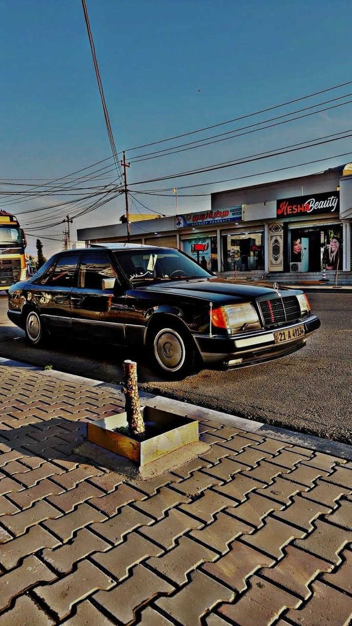 عربی ،کوردی ✍🏻 مرسيدس c300 
موديل 1986 لون اسود رقم سليمانية الماني بسمي سيارة محرك 3000 بطة مجول كير اوتوماتيك تبريد شغال شاشة سلايت دبل فيت بمب طخم اطارات جديد فول كماليات
سيارة بدون ضربة على وضعية شركة سنوية جديد كوبون بانزين موجود سعر  76 بها مجال و 4ًورقة علها غرامة مکان سیارە کرکوک
اخوان اني مكلف بنشر خابر صاحب سيارة 

***********
***********

مۆدێل 1986 مرسيدس c300  دوو ڕەنگ ڕەش و ڕەساسی رەقەم سلێمانی مەکینەی 3000 بەتەیە ئۆتۆماتیک تەبرید و گەرمی بەشەرت سلایت دەبڵ فیتپەمپ ٤ تایەی تازەی لەژێرە جوانکاری بۆ کراوە بێ لێدراو تەنیا پەمپە بۆ جوانی سەنەوی و ژینگە تازەیە بە ناو خۆمانەوەیە کۆبۆنی بانزینی لەگەڵە سعر  75سەیارەکە  لە کەرکووکە 4 گەڵا غەڕامەی لەسەرە
تەلەفۆن بۆ خاوەنی بکەن جوابی نامە و کۆمێنت نادەمەوە

***********
*********** كركوك, العراق
