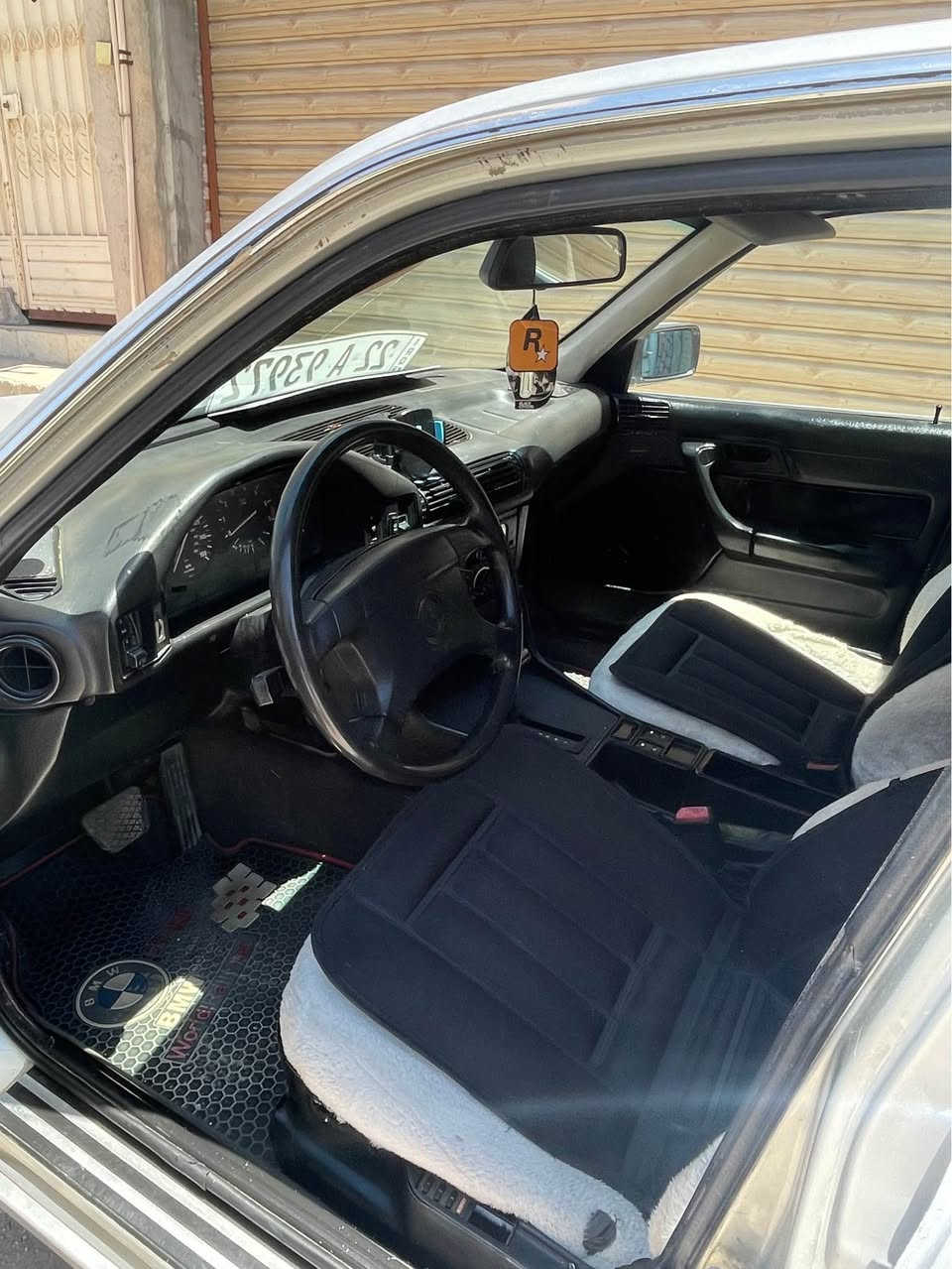 BMW 525iA 1993 slvar 🩶❤️‍🔥
بیئێم 525iA 1993 فول فول بەس سلایت نیە مۆدیل  ١٩٩٣ تاقانەی جوانی تەبرید لەسەر سویچ ڕەقەم هەولێر تحویل وکالە خەرامە بەشەرت دەعم قرچیکی هەیە شایەنی باس نیە تاقانی جوانی گێر مەکینە ئەکسل بەشرت تەقەو ١٠٠ دۆلار ببڕە پێویس بە وەسف ناکا ماڵکە خۆی دیارە مشتەری تەلفونکە یان نامە بنێرە 

*********** واتسئەپ فایبەر السليمانية, العراق
