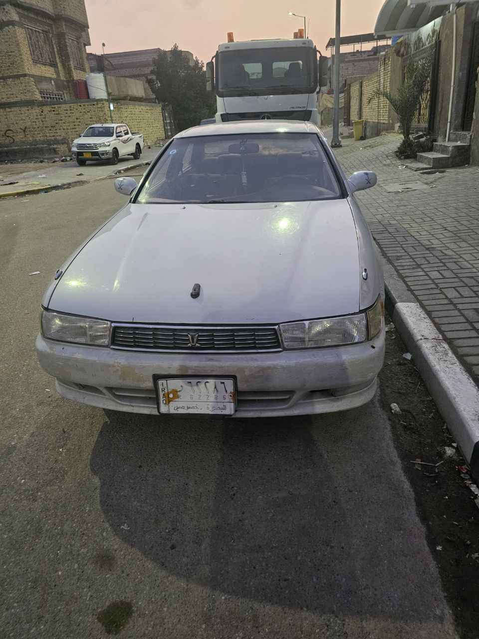 السلام عليكم 
كرسته للبيع مديل 2000 السياره بيه كازكيت 
مصبوغه جماليه بدون حادث و مسستمه 
(مكلف بل نشر) 
رقم راعيه ***********
العنوان البصره Singapore
