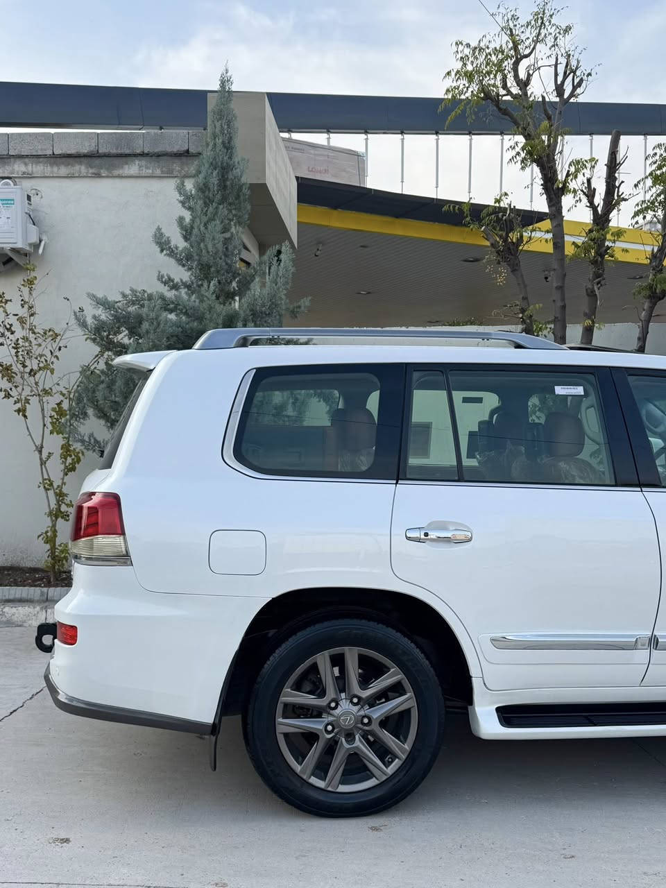 ليكزز   2013   خليجي  بريمى   فول  مواسفات LX 570

اللَّهُمَّ صَلِّ عَلَى مُحَمَّدٍ وَعَلَى آل مُحَمَّدٍ

رقم /    ***********

🔷ليگزز   2013    بريم  اصل  داخل  مشمشي

🔷سياره مواصفات معروفه ( بريم )

🔷 سياره (٦ ) كوشنات كهرباي (٤ ) دگم

🔷سياره (8) ايرباكات _ (٣ ) شاشات

🔷سياره (٢) بصمه بيلادي موجود

🔷سياره ماشيه  136    الف كيلو حقيقي

🔷4 اطارات و ويل جديد شريكه 

🔷سياره داخل مشمشي  كوشنات جلد

🔷سياره محرك بشرت مامفتوح جديد جديد

🔷 محرك (V8) 

🔷سياره حيل نظيفه كلشي علي بلادي اوك

🔷مواصفات

(بصمه .. الانزلاق .. كشن جلد  .. ثلاجه ..  زينون .. هواء مزدوج .. نيظام ايكو .. كوشنات تبريد و تدفية .. رادار
.. ستيرن كهربائى سندوق شفط .. جكات .. بعد 

حساسيه الديك الموخره مرايات .. فتحه ..

تشغيل عن بعد ..  باب بصمه )

🔷نظافه  ١٠٠٪ كامل سيرڤس بدون نقص و مصرف

🔷سياره مال بيت أي نقص مابيها

🔷نفس اليوم / تحويل و وكاله حاظر مباشر
 

🔷 سياره داخل / سليمانيه 

🔷سعر ..  375  $ .. ورقه 

🔷رقم /   ***********  📲
