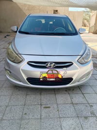 من رخصة الأدمن المحترم  سياره اكسنت 2013 للبيع او المراوس حسب القناعه ...