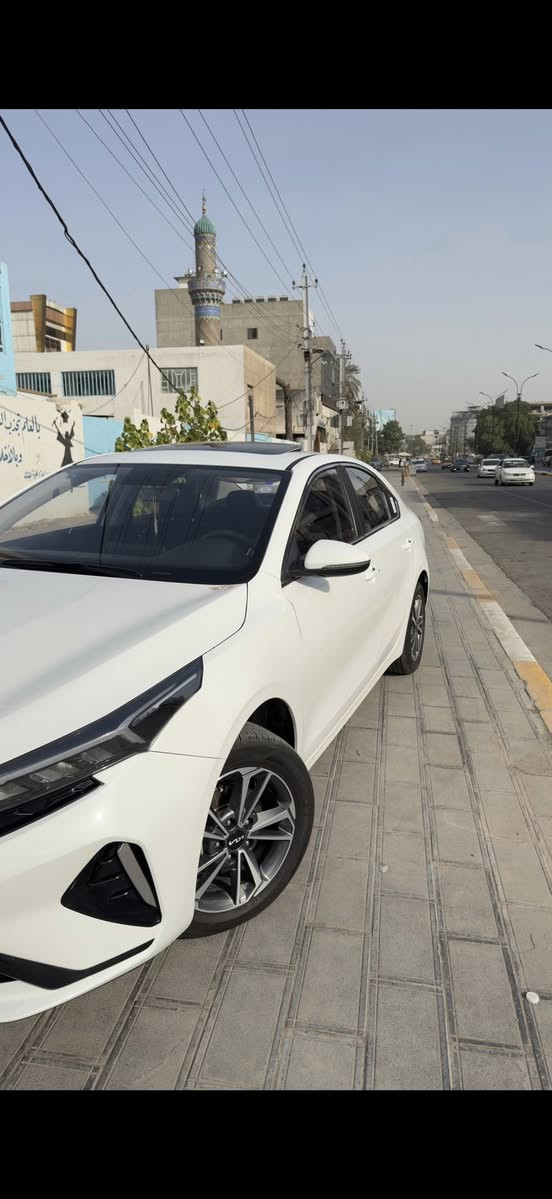 سلام عليكم شباب
البيع نقد او اقساط ((موضف حصراً))
كي ثري للبيع موديل 2024
السيارة فول مواصفات ماشية 8000k يعني جديدة
ماصفات السيارة 
١-بصمة 
٢-فتحة 
٣-تحكم ستيرن 
٤-مري شفط 
٥-بنوراما 
٦-حساس امامي خلفي 
٧- كامرة 
٨-اشاير بلمري 
٩-كشن جلد 
١٠-نقطة عمياء 
١١-لايت زنون 
١٢-انارةLED
١٣-مانع نزلاق 
١٤-وتو هولد 
١٥-اربع وضعيات قيادة سبورت - يكو - نورمال - وطبيعي 
محرك السيارة 1500 دبل نوزل يعني  السيارة خير من لله والسيارة اباسمي اتريد تحويل تريد وكالة تدلل والسيارة مكفولة عدة هاي الطخة الي بل جاملغ والباب مال دراجة 
مكان السيارة بغداد والشراي يتصل
***********
***********
