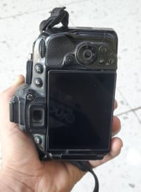 نيكون 5300 • عدسه 18-55 • شاشه قلاب