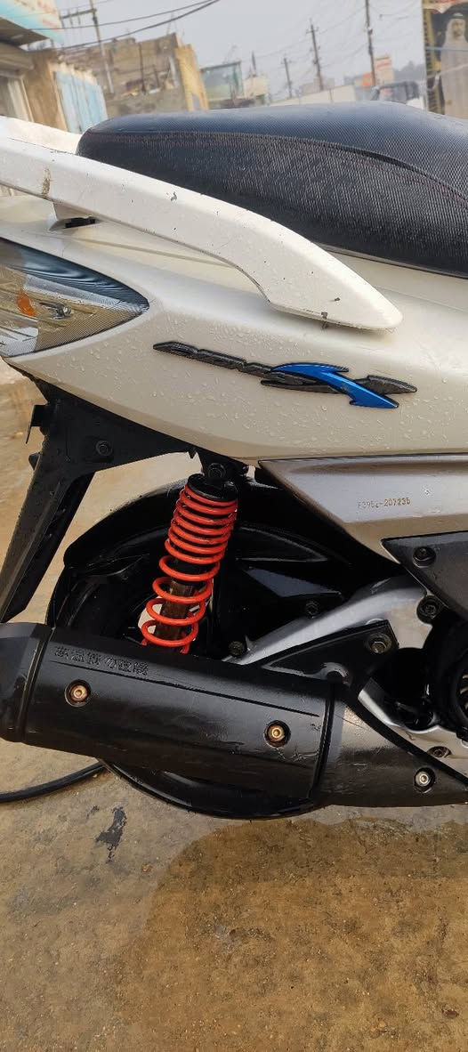 سلام عليكم دراجه سكنس فحل كابريتر صالها فتره قصيره نازله من الرمبه الدراجه خير من الله بس يراد كلچات تبدل فقط اعيد واكرر فقط لكچات السعر. مليون و50
الشراي يتصل ***********
