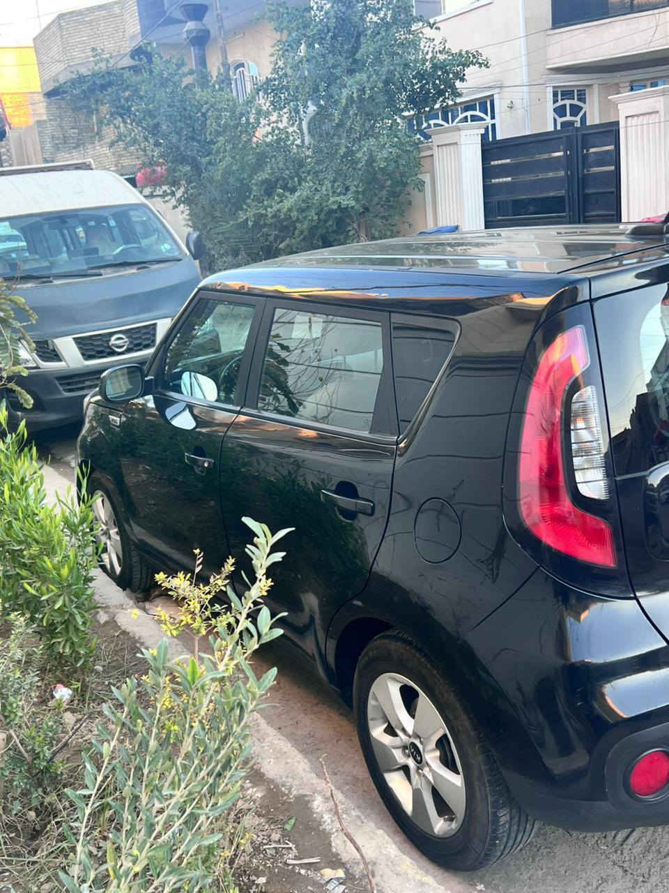 السلام عليكم
كيا صول 2019

وارد أمريكي 

حادثهه
موضح بالسونار 
كير محرك 1600 

سيارة رقم بغداد هزه وفحص وسنويه كله جديد بأسمي

ماشيه 64 ميل

شاشه 
كامره 

تحكم ستيرن جهتين 
حساسات خلفيه

سياره جاهزه مجهزه مابيه نقص

السعر 110

بغداد البلديات

***********.    واتساب
