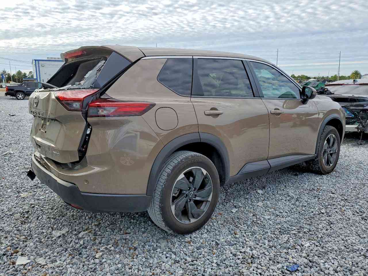 🚨 تنويه مهم
هذه السيارة معروضة في المزاد الأمريكي 🇺🇸
والمزايدة والشراء تتم عن طريق مكتب الباخرة للمزادات 🇮🇶
🔥 تدخل بكتاب الشهداء
───────────────

🚗 السيارة: 2025 Nissan Rogue
📅 تاريخ المزاد: 24/02/2026
⚠️ الضرر الرئيسي: خلفي
📏 المسافة: 19,682 ميل
🔧 المحرك: 1.5l 3
🔢 رقم الشاصي: JN8BT3BAXSW004181

───────────────

🔥 مجاناً مجاناً مجاناً
📄 تقرير كارفاكس مجاني بدون أي مقابل
───────────────

🚗 سحب السيارة خلال 24 ساعة من وقت التسديد
💸 حسابات مخفّضة وعمولات أقل من السوق
───────────────

🚢 الشحن متوفر من:
🇺🇸 🇨🇦 جميع الولايات الأمريكية والكندية
➡️ شحن مباشر إلى العراق
➡️ العقبة – جبل علي – ميرسين
───────────────

🛃 تخليص كمركي كامل من ميناء أم قصر
🏔️ تخليص كمركي إلى إقليم كردستان
🇯🇴 شحن مباشر إلى عمّان (العقبة)
🇹🇷 شحن إلى ميناء ميرسين – تركيا
───────────────

🏢 فروع الشركة:
📍 الفرع الأول: بغداد – السيدية – الإعلام
📍 الفرع الثاني: الإمارات العربية المتحدة – الشارقة – الصناعية 4
───────────────

👥 مجموعة البيع والشراء:
https://www.facebook.com/share/g/17pXXBgeeU/?mibextid=wwXIfr

───────────────

🎵 TikTok:
https://www.tiktok.com/@al_bakhera?t=8qGOLioZlVE&_r=1

───────────────

📞 للاستفسار والتواصل     ***********
