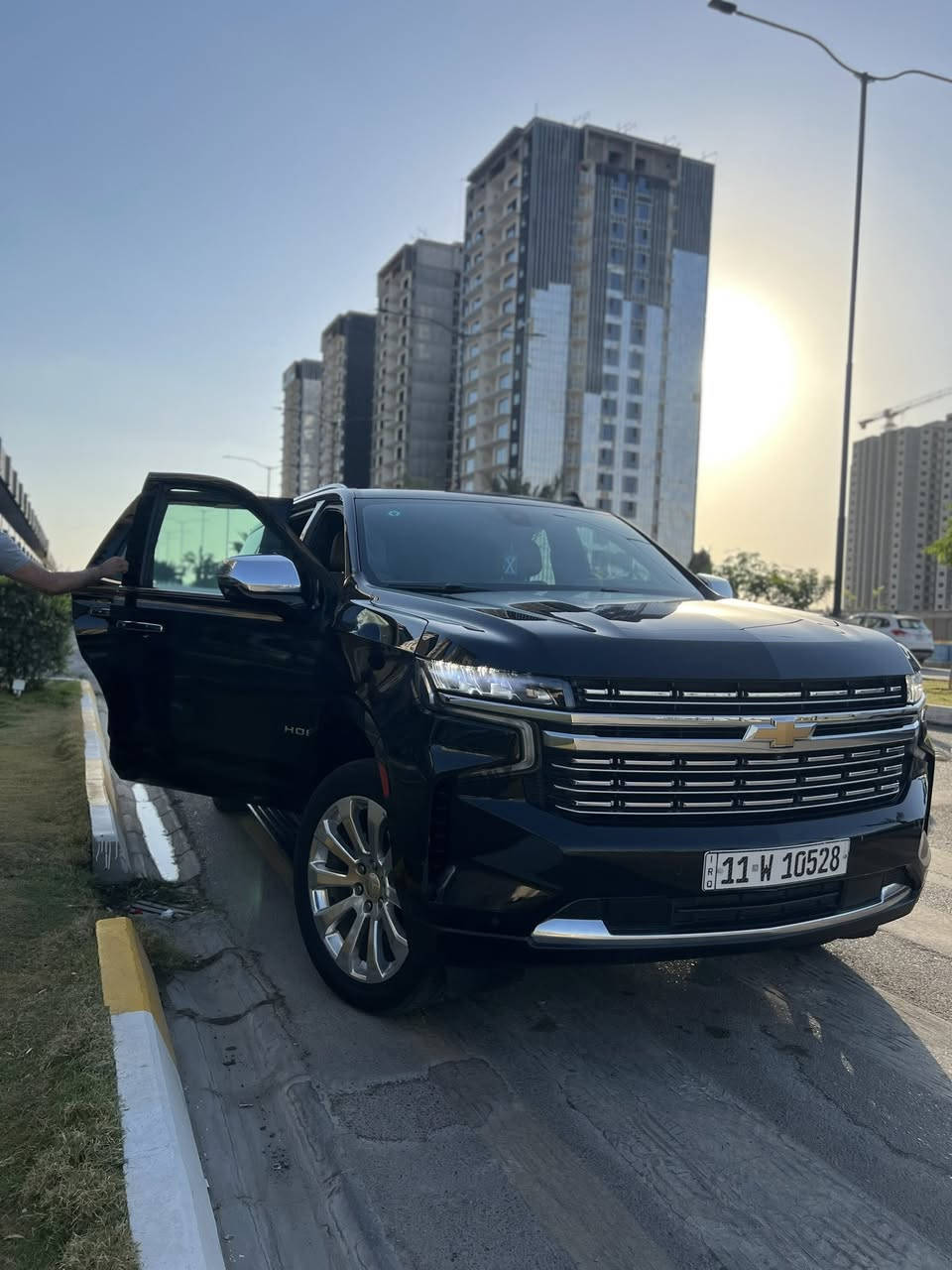 تاهو بريمير خليجي موديل 2021
فول موصفات معروفه مواصفات البريمير
 جكات ودوسات كهرابائه 
كامرات 360 درجه
وشاشات عدد 3 
وبانوراما 
داتا شو 
حساسات ورادارات اماميه وخلفيه
بيها ربع جاملغ صبغ بسبب شخط 
وبيها تعديل بارد بسيط بالباب  الامامي بصف السايق 
السياره مغلفه ppf ضمان 10 سنوات 
مكانها بغداد حي الجهاد 

السعر المطلوب 43،500$ وبيها مجال  

للاتصاال ***********
