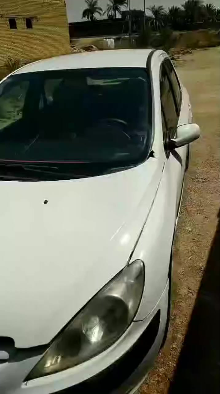 بيجو 🇫🇷فرنسي رقم نجف نكليزي  موديل ٢٠٠٥نوع ٣٠٧ مكينه وكير جدد وحداديه  صبغ عام لجماليه  مكفوله من الضربه القويه مراوس بسمند او بيجو ايراني  مكان السماوه ***********
