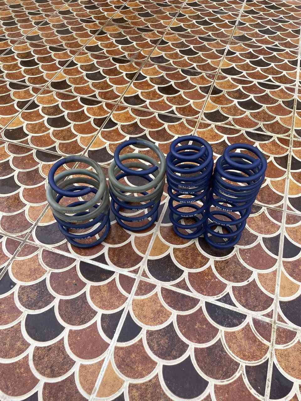 Lowering spring 
لويات تنصية مال كولف mk7 و mk7.5  
ماركة H&R الالمانية  مستخدمة نظيفة 
سعرها ١٥٠$  
 للعلم سعرها جديد بامريكا ٢٥٠$


**إذا كنت صاحب هذا الإعلان وتريد حذفه لأي سبب، رجاءا أرسل رسالة إلى الدعم الفني**