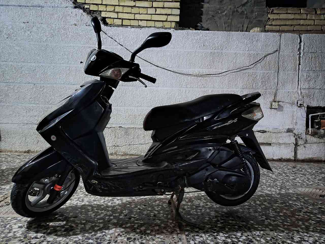 دراجة سكنس فحل نوزل ياباني خطين الدراجة خير من الله محرك ما مفتوح كفرات بلاد كهربائيات كاملة نكرة سلف بكل وقت ما بيها اي نقص سعرها 575 وبيها مجال بسيط مكاني الشعلة ***********
