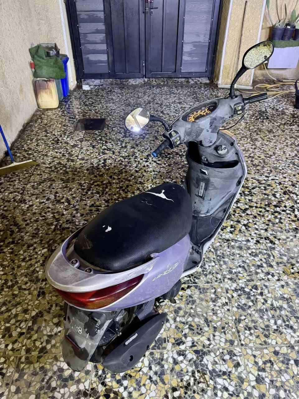 سلام عليكم بريز للبيع دراجه كامله مامفتوحه مابدل بيهه برغي كلهه بلاديه نكره بكل وقت شلعه ومعدل كهربائيات دبلات كيج بانزيت عللي ناصي كلهه شغاله مكينه ناعمه مابيهه نقص السعر ٧٠٠ مكاني البلديات
***********
