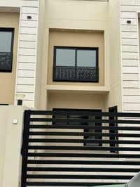 بيت ١٥٠ متر مربع واجها ٨  ٣ غرف نوم مع امكانية اضافة غرفة رابعة  صالة ...