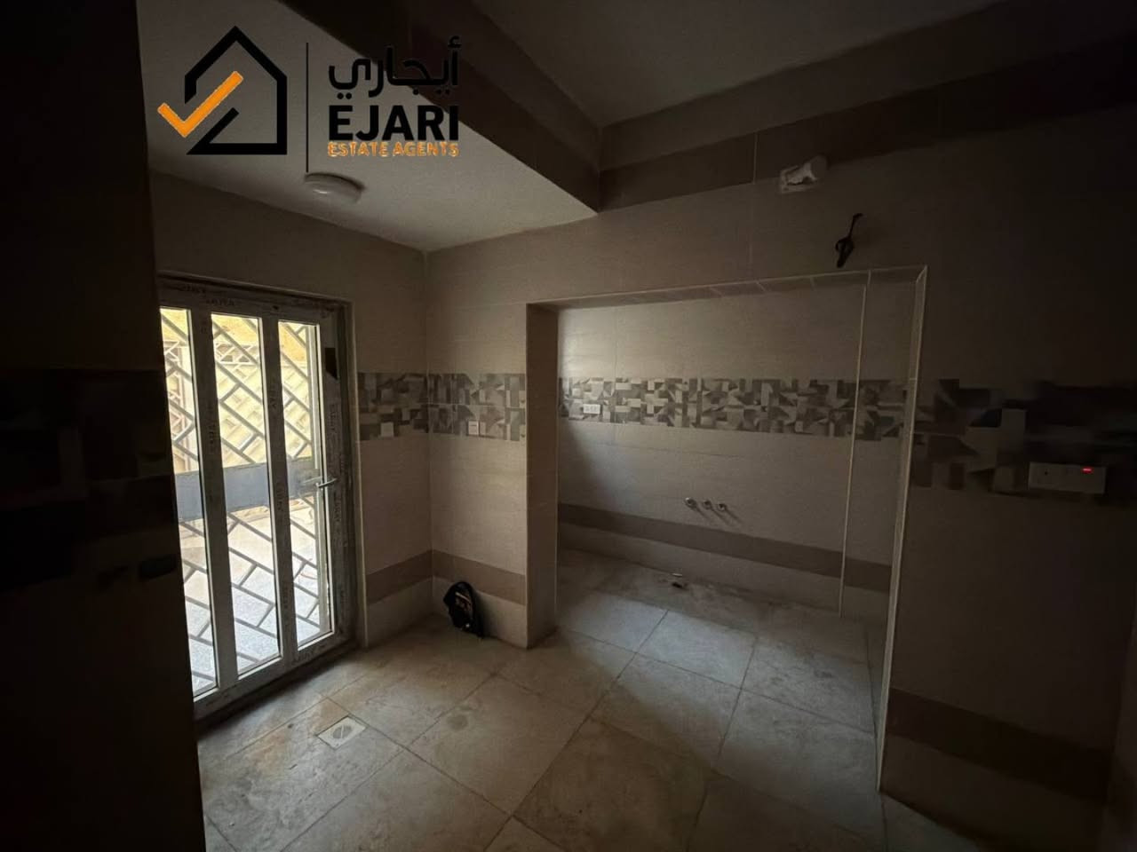 اعلان ايجار 
Ejari  إيجاري 
يوجد منزل في منطقه المنصور قرب ابو جعفر المنصور مساحه ٣٥٠ متر موقع ممتاز على شارع واسع ٢٠ متر يوجد مكان وقوف السيارات يصلح شركه او مكتب 
يحتوي ٤ غرف +صاله اكبيره +كراج اكبير +مطبخ +حمام عدد٣ +مخزن +مدخلين 
للاستفسار  ***********
اذا مهتم بالسعر اكتب رقم 24  سوف يتم الرد خلال ثواني 
نقدم خدمه  اداره العقارات في جميع مناطق بغداد في حاله انك مشغول او امسافر وماعندك وكت اتابع البنايه او اي عقار يمنه الحل ايجاري بديل  
يلبي طلبك وانت مكانك بطرق حديثه 
او زيارتنا الى موقع الشركه في حي الجامعه الفرع مقابيل كليه الاداره والاقتصاد فرع مدرسه المباهج👇
 https://maps.app.goo.gl/uwkk4QPYd5EgivjP8?g_st=iw

 للمزيد من العروض يمكنكم الانضمام قناه التلكرام👇
https://t.me/omarEjari

وتساب 👇 فقط رسائل 
https://iwtsp.com/9647754445448

 التيك توك 👇
https://www.tiktok.com/@ejari86?_t=8V089pzmx7t&_r=1

 قناة  YouTube 👇

https://youtube.com/channel/UCPxpJjtiuOb1RoTmh_X9cZQ

#iraq #baghdad #kurdistan #iraqi #properties #property #investment #openhouse
#propertyinvestment #luxurylifestyle #apartment #sold #rent #apartments
#عقارات_المنصور #للايجار #ايجار #مجمعات #شقق #إيجاري #الجامعه  #المجمعات #شقق #سكني #اليرموك  #السلام #اليرموك #الجادريه #تجاري #الداوودي
