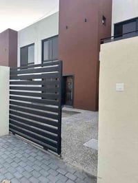 مجمع داماك • 200م 3غرف • كراج وحديقة