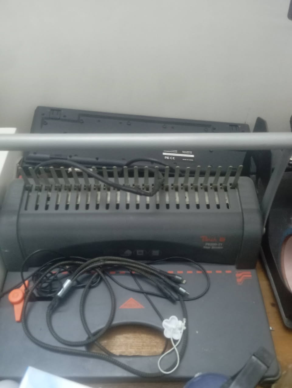 السلام عليكم 
طابعه حراري  ب225وطابعه فوتو ب200 
وجهاز طبع كفرات ثري دي  ب350 
وجهاز فايبر ليزر 50 واط ب25 ورقه 
وجهاز طبع اكواب ب75
وجهاز تخريم
***********
