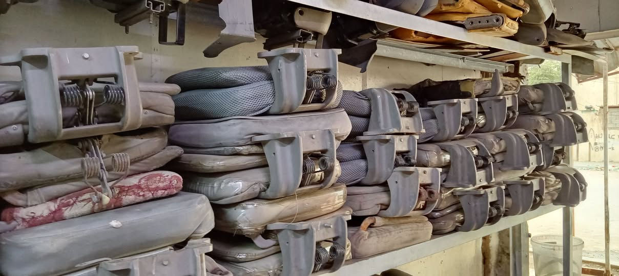 قلابيات كوستر بلادي للبيع جمله او مفرد العنوان بغداد الامين ***********
