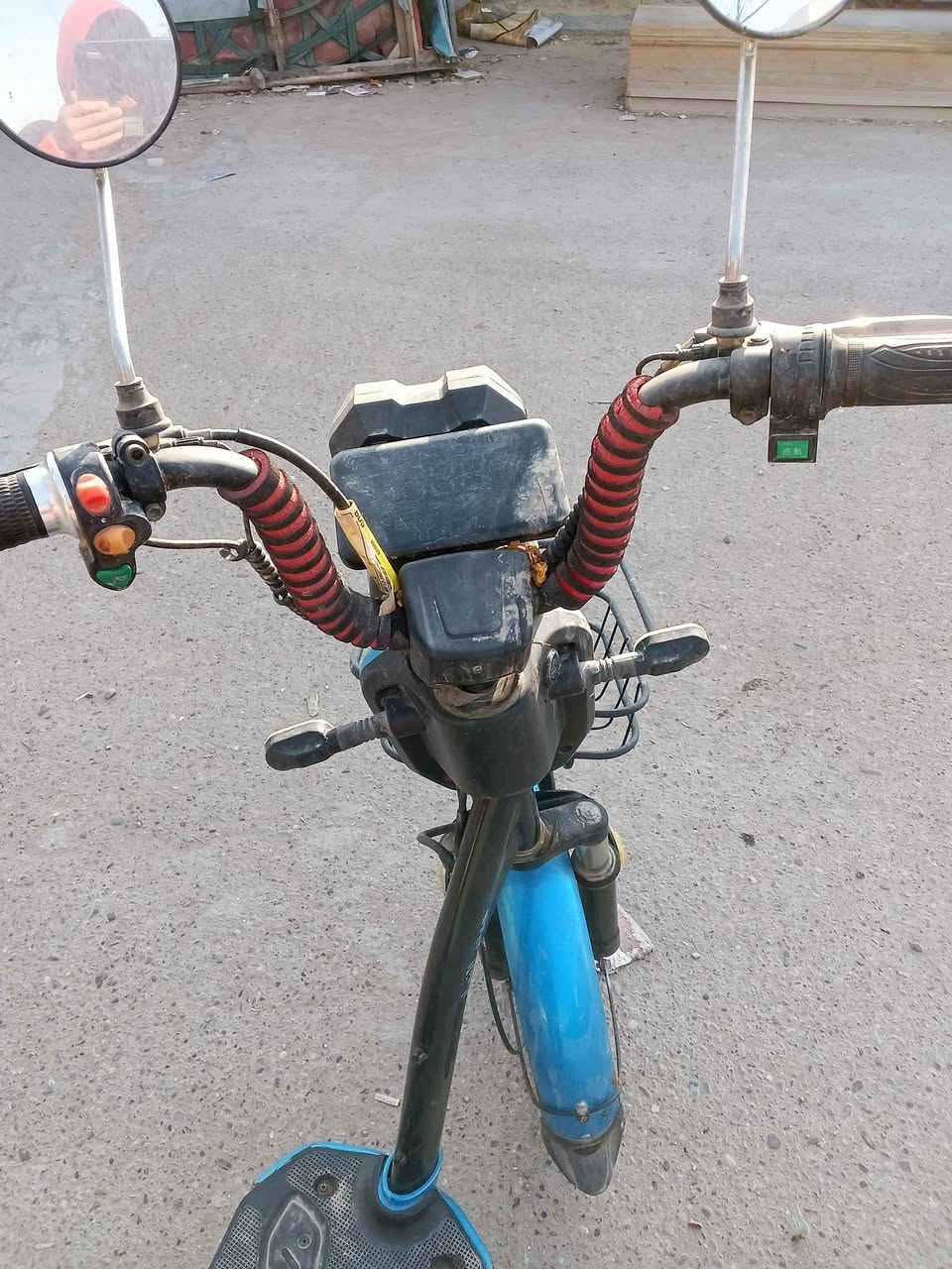 دراجه شحن للبيع نقصها بطاريات السعر 125 وبيها مجال مكاني بغداد رقمي ***********
