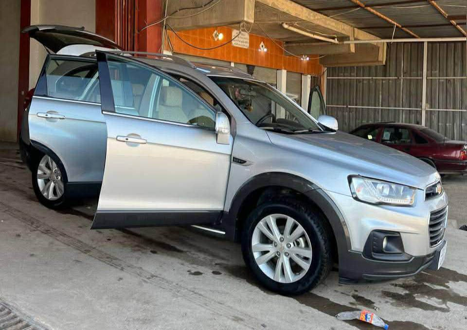 شوفه رليت كابتيفا استيشن.مۆدێل 2016
ده بل ئه كسن رنگ سلفر 
ناو ره ش 
هه رچوار.. ده رگا به سمه 
چوار..پيستون ده بل توربو 
كوشين سايق كهربائية بريك كهربائية 
دوو.. موديل لي خوريني هه يه

سعر(نرخ) 📨 لەکۆمێنت داوابکەن

گير عادي و توماتيك سي مقعده 
گيرو مه كينه و سبوغ به شه رت 
رقه مو سه نه وي جديد هه زه جديد 
ههمو شتيكي به شه رت

ژماره ى خاوه ن ئوّتوّموّبيل

***********
واتساپ ڤايبر هه يه 
***********
