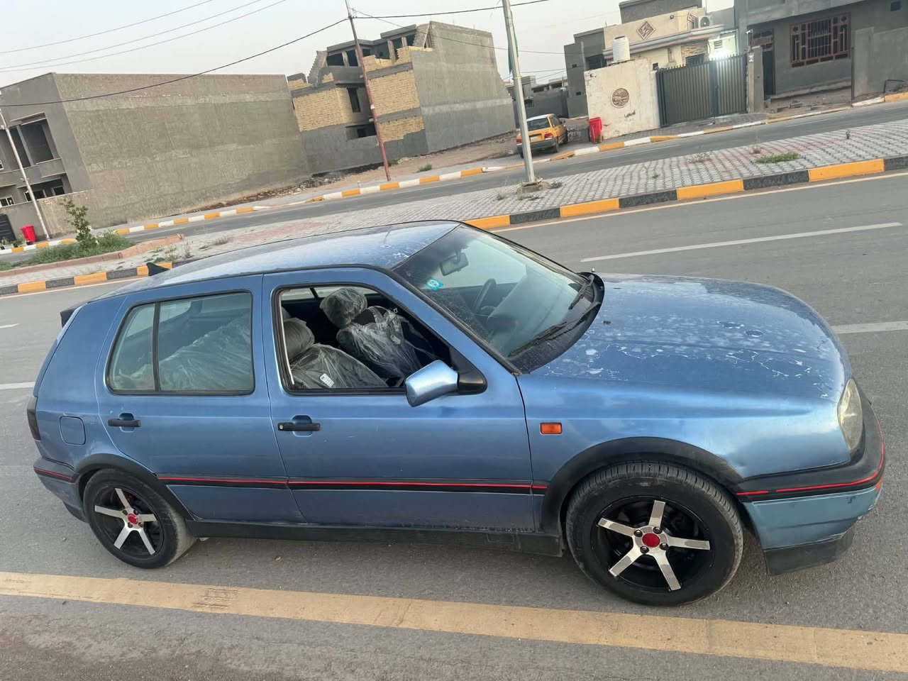 السلام عليكم بيع مستعجل 
سياره جاهز محرك كير حداديه تبربد بلاديه 
السعر ٣٥ وهذا مو سعرها بس مستعجل ع بيعتها 
المكان واسط صويره ***********
